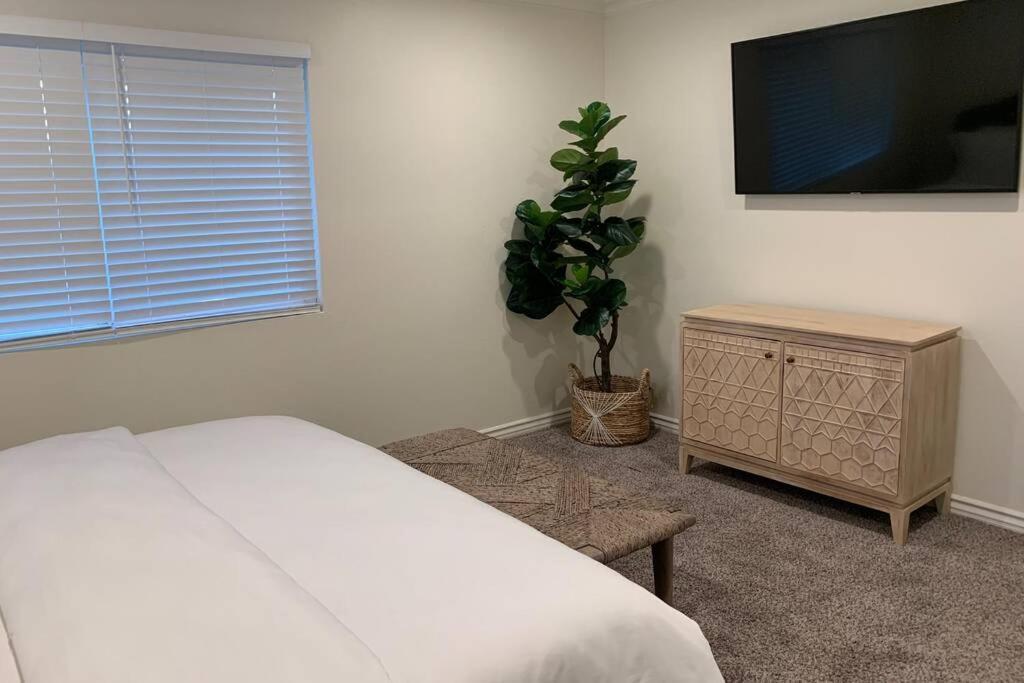 City Center Villa - Pool, Patio & Close To Beach! Huntington Beach Extérieur photo